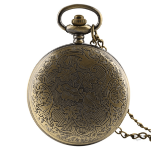 Accessoire féminin : montre à gousset au design contemporain